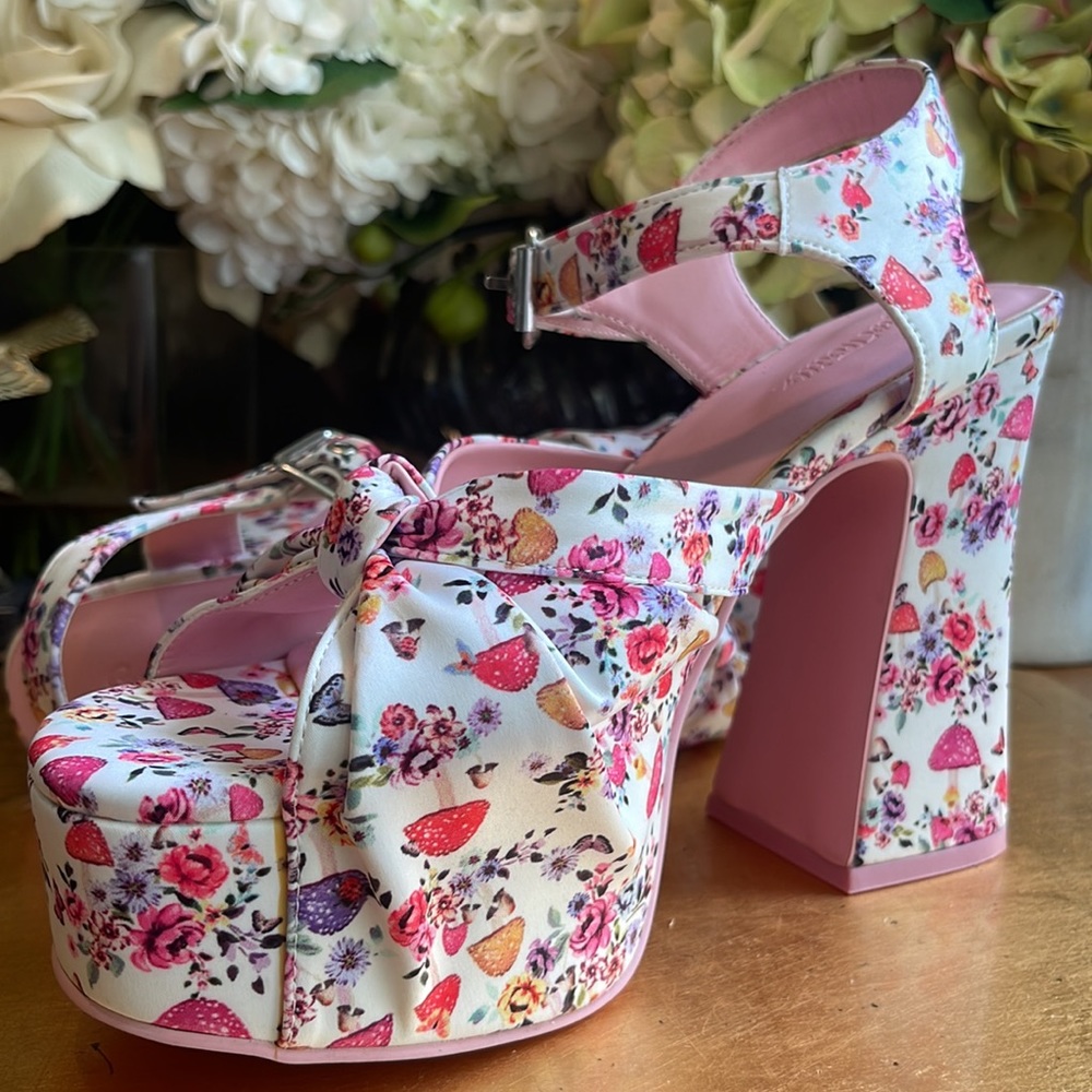 NWOT! Sugar Thrillz “Totally Buggin’” Platform Heels - Picture 8 of 16